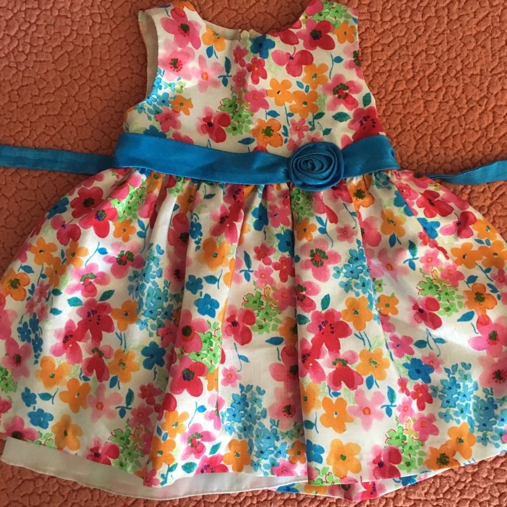 Clothes - Picture 5 of 8